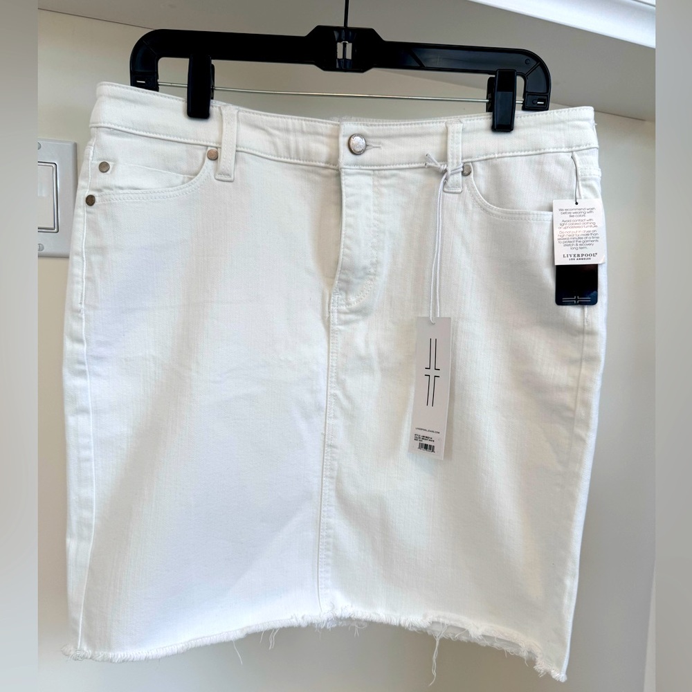 NWT Women’s  Liverpool White denim skirt